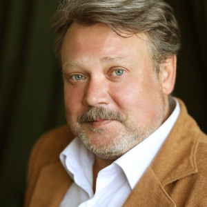 Владимир является ведущим артистом театра драмы, постоянно занят в текущем репертуаре, пользуется большим авторитетом у своих коллег и огромной популярностью у публики.