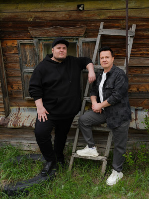 Автор композиции Владимир Вастьянов исполнит песню в дуэте с заслуженным артистом России Сергеем Войтенко.