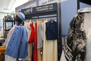 Волжское дефиле будет построено в формате сборного показа с участием двух высших учебных заведений Самарской области и двух брендов одежды, которые продемонстрируют творческий и промышленный потенциал региона. 