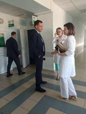 На базе поликлиники работает специализированный центр по борьбе с сердечно-сосудистыми заболеваниями.