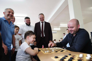 Посвященные памяти первого президента Федерации шашек Самарской области, Заслуженного тренера России Айзика Яковлевича Рабиновича.