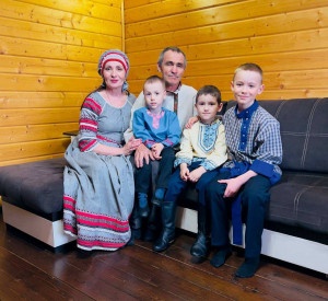 От Самарской области в номинации «Семья - хранитель традиций» победила семья Владимира и Альбины Андреевых из Исаклинского района.