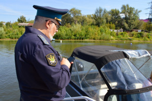 Речная прогулка для самарца обернулась арестом катера