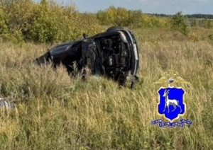 Водитель скончался до приезда медиков, 42-летний пассажир доставлен в больницу.