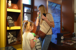 В формате игры и интерактивных заданий юные посетители узнают о жизни детей и подростков в эвакуации.