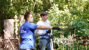 На Центральном городском кладбище в Самаре активисты партпроекта «Историческая память» почтили память героев-земляков.