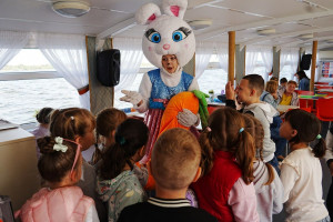 Впервые она прошла в новом формате прогулки на теплоходе. 