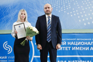 Он также пригласил ребят в кадровый резерв областного правительства, чтобы они участвовали в обсуждении задач развития, подсказывали направления, по которым необходимо усиливать работу.