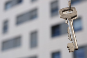 В Казани и Москве сейчас особенно выгодно снимать квартиру, нежели обслуживать взятый на ее покупку кредит.