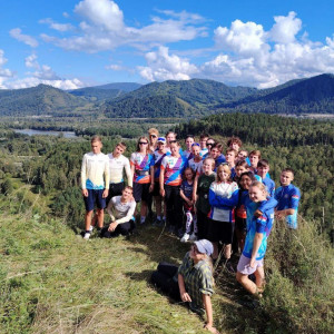 На дистанции пешеходная-связка четвертого класса среди юниоров  победителями стали Кирилл Тютюньков и Александр Губанов.