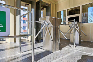 Готовность образовательных учреждений Самары к учебному году проверили сотрудники Росгвардии