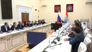 На заседании обсудили строительство и реконструкцию производственных объектов, закупку технологического оборудования в рамках федеральной субсидии, финансовую поддержку предприятий, реализацию проекта по строительству жилья для сотрудников предприятий ОП