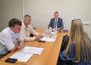 Среди вопросов, с которыми обратились жители, – благоустройство дворовых и общественных пространств, содержание многоквартирных домов и прилегающих к ним территорий, а также личные земельные и имущественные вопросы.