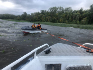 В результате спасательной операции спасены два человека.