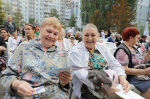 События проходят на общественных и дворовых пространствах, которые привели в порядок по программе «Формирование комфортной городской среды» нацпроекта «Инфраструктура для жизни» и программе «Народный бюджет Самарской области».