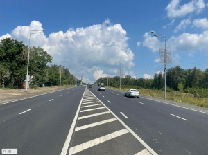 в Большеглушицком районе завершён ремонт региональной трассы, а в Самаре модернизированы «гостевые» маршруты