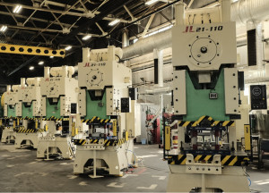 Компания «Полад» при поддержке Фонда развития промышленности (ФРП) открыла новую линию по штамповке 24 видов мелких деталей, которые ранее закупались за рубежом.