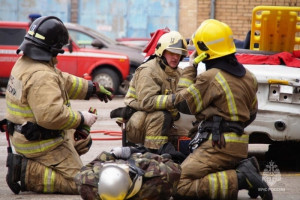 Каждый человек может оказаться свидетелем несчастного случая, и именно простые знания первой помощи способны сохранить жизнь до приезда специалистов.