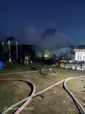 В Кинельском районе на 200 кв. метрах горели надворные постройки