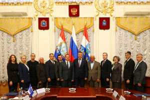 13 сентября глава города Самара Иван Носков провел встречу с официальными делегациями из Сухума, Гудауты (Абхазия) и Бреста (Беларусь), которые по его приглашению прибыли в областную столицу накануне Дня города. 