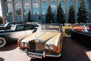 Выставочным автомобилем самого почтенного возраста стал малолитражный NSU-FIAT 1000, отметивший в этом году 90-летний юбилей.