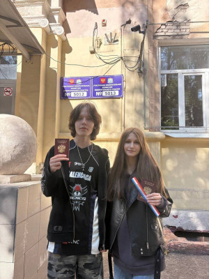 Для таких «первопроходцев» - старших школьников и студентов в Самаре подготовлены памятные сувениры.