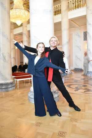 Андрис Марисович рассказал о своем детстве, об учебе в хореографическом училище, о годах работы в Большом и Мариинском театрах, о победах на международных конкурсах, о своих любимых партиях, о педагогах и конечно поделился секретами своего успеха.