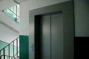 На весь цикл работ по замене одного лифта необходимо около 3 месяцев.