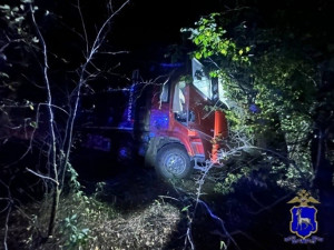 В Красноярском районе большегруз слетел в кювет