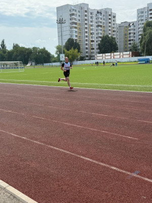 Данный случай является ярким примером эффективности системы ресоциализации, демонстрируя, что даже в тяжёлых условиях человек способен реализовать свои образовательные амбиции.