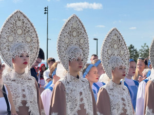 Символ мероприятия – березка – олицетворяет чистоту помыслов, благородство души и жизнестойкость русского народа, объединяя в себе все богатство и многообразие народной жизни, традиций и обычаев.
