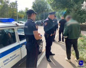 В Новокуйбышевске мужчина украл чужие карты, а потом еще две бутылки водки