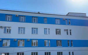 На сегодняшний день капитальный ремонт стационара на улице Нагорной завершен на 75%.