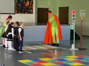 На этот раз госавтоинспекторы провели занятие для ребят, учащихся в одной из школ города Самары.