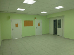 Капитальный ремонт поликлиники в селе Богатое улучшит условия работы медперсонала и повысит качество обслуживания пациентов.