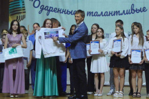 Депутат Александр Живайкин дал старт ежегодному конкурсу на именные стипендии для школьников Кинельского округа