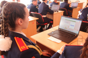 Неделю назад на платформе «Учи.ру» стартовала Всероссийская онлайн-олимпиада «Безопасные дороги».