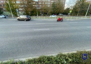 В Тольятти из-за иномарки упал мотоциклист