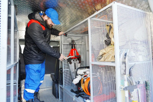 В рамках нее была проверена исправность всех технических средств оповещения, отработана организация работы эвакуационных пунктов и перевод станций метрополитена в режим защитного сооружения, проведен смотр личного состава поисково-спасательного отряда и н