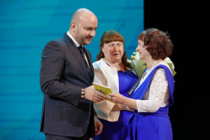 Глава региона обратился с теплыми словами признательности к педагогическому сообществу области. 