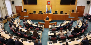 Обсуждение коснулось изменений в Устав Самарской области и структуры правительства региона.