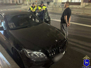 В ходе преследования нарушитель допустил ряд опасных маневров.