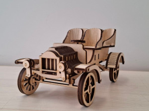 В Самарском политехе сделали сборную модель автомобиля купца Константина Головкина