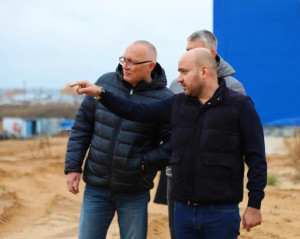 ФОК будет содержать бассейн на 4 дорожки по 25 метров, универсальный спортзал, вспомогательные помещения.