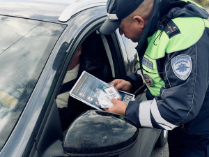 Сотрудники Госавтоинспекции Самарской области на постоянной основе проводят мероприятия, направленные на сокращение количества дорожно-транспортных происшествий.