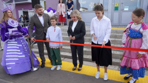 В школе успешно работают 16 творческих коллективов, в том числе коллективы, имеющие звание «Образцовый художественный коллектив» и «Народный самодеятельный коллектив».