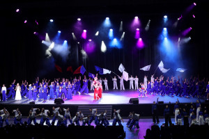 Талантливые дети и подростки, а также их педагоги, из 32 регионов собрались в Москве, чтобы принять участие в театрализованном музыкальном шоу «Ожерелье России.