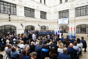 Также глава региона выразил признательность за всестороннюю поддержку, которую отрасль оказывает участникам СВО и их семьям.