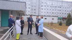 После совещания Андрей Орлов ознакомился с работой Тольяттинской городской детской клинической больницы.
