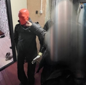 Четверо жителей Самарской области похитили из подъезда женщину, с сожителем которой у фигурантов был конфликт